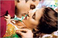 Neha+dhupia+kissing+abhay+deol