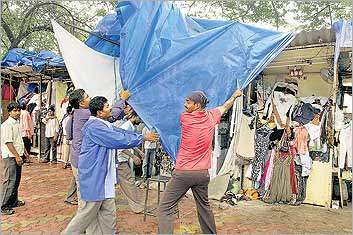 'Cleaning up Mumbai' a drive by BMC and Mumbai Police