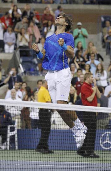 Rafael Nadal of Spain celebrates after defeating Andy Murray of Britain in their semi-final match at the U.S. Open tennis tournament in New York
(Reuters)