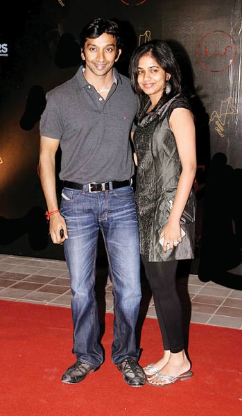 Narain Karthikeyan With His Wife Veethi 
