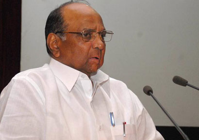 Man calls Sharad Pawar chor, slaps him in Delhi - India - DNA