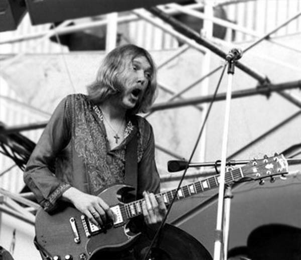 Duane Allman
Renowned for his improvisational skills, the virtuoso was born in 1946. Inspired by a live BB King concert, Duane would go on to form the Southern Rock group The Allman Brothers Band’s with his brother Gregg on organ, Berry Oakley on bass, Butch Trucks, and Jai Johanny Johanson on percussion. Allman formed a musical relationship with Dickey Betts that defied the usual rhythm-lead guitarist system. As for Allman’s slide guitar playing, a factor that was inseparable to the bands sound, it was Jeff Beck’s take on Maurice Ravel’s Bolero, that convinced him to pick up the bottleneck. Outside the Allman Brothers Band, Duane’s contribution to the 1970s Derek and the Dominoes influential ‘ Layla and Other Assorted Love Songs’, one of the greatest album’s of all time, was sizeable. The band, with guitarist Eric Clapton, keyboardist Bobby Whitlock, bassist Carl Radle and drummer Jim Gordon, based the songs on the album on the former’s secret unrequited love for George Harrison’s wife Pattie Boyd.
Duane Allman’s death in a tragic motorcycle accident a year after the album's release was one in a series of misfortunes associated to the short-lived band. Clapton was pushed into depression and morbid drug abuse when the album was badly received (and because Jimi Hendrix, whose song Little Wing ‘Derek’ covered, died eight days since the recording). Radle died in 1980 of a kidney infection and Gordon, an undiagnosed schizophrenic, killed his mother with a hammer in 1983.
Pic courtesy: www.duaneallman.info