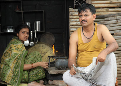 Jyoti Subhash & Girish Kulkarni in <i>Masala</i>