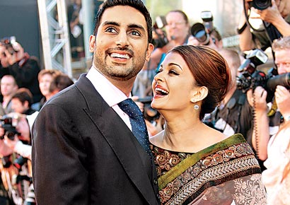 Abhishek Bachchan with wife Aishwarya promoting <i>Raavan</i> 