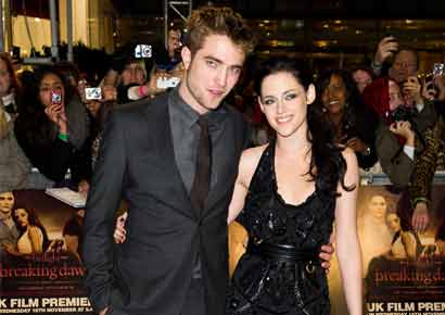 Kristen Stewart with Robert Pattinson in happier times