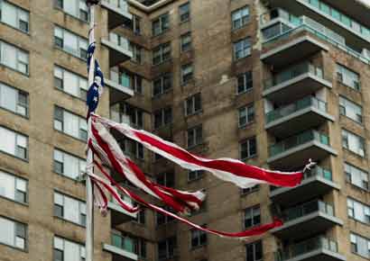 Under attack<br/>Pakistan flag makers see anti-US sentiments as business booster