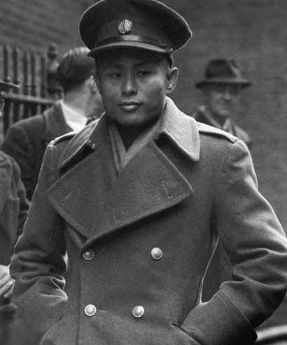 General Aung San (1915 - 1947) arrives at Number 10 Downing Street to negotiate independence for Burma with the British government on January 13, 1947