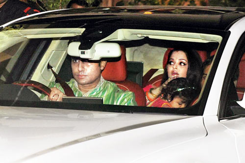 (Pramod Thakur, Rajneesh Londhe & Ashwini Sawant/DNA) Abhishek and Aishwarya with Aaradhya Bachchan