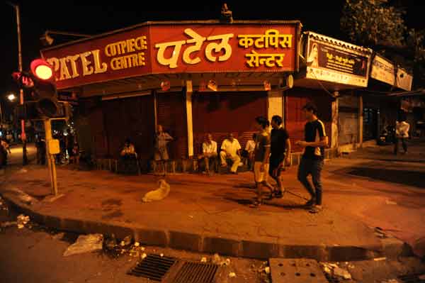 Stalls are kept closed, at Lalbaugh Naka after the passing away of Shiv Sena supremo Balasaheb Thackeray on Saturday