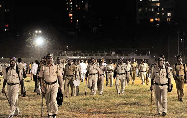 Police amp up the security at Shivaji Park at Dadar after Bal Thackeray's death. 