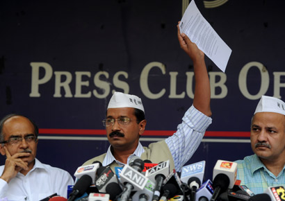 Arvind Kejriwal flanked by Prashant Bhushan and Manish Sisodia.
