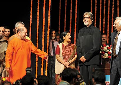 Amitabh Bachchan, Sushma Swaraj and Sam Pitroda at the award ceremony at Shanmukhananda hall on Tuesday.