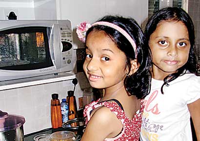 Little chefs at Shreshta's (in red apron) cooking-themed birthday party