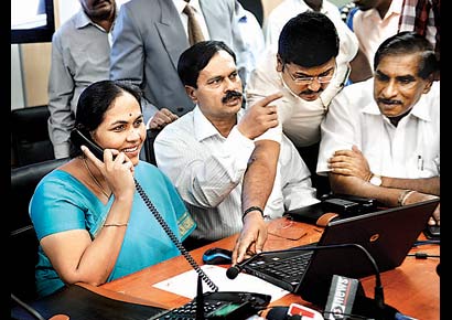 Karnataka power minister Shobha Karandlaje inaugurates the call centre for distress calls at Bescom on Wednesday (January 9).
