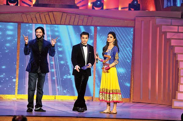 Katrina Kaif and Shah Rukh Khan were adjudged the International Icons, while Anushka Sharma won the best supporting actress award.
Youth Brigade: Ali Zafar and Anushka Sharma
(Pramod Thakur / DNA)