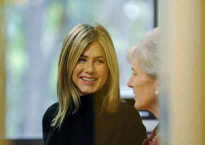Jennifer Aniston practices Bikram Yoga
