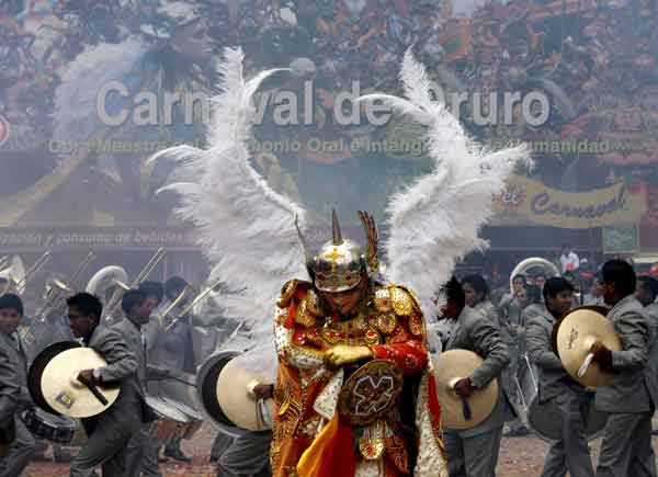 A man dressed as the archangel Saint Michael performs the Diablada dance (Dance of the Devils) in the carnival parade in Oruro, some 200 km (124 miles) south of La Paz.
(Reuters)