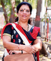 Akansha Redij, 42 Postwoman in Navi Mumbai