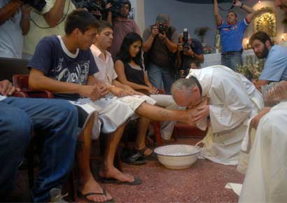 Then Cardinal Jorge Mario Bergoglio of Argentina washes and kisses the feet of patients of the Hogar de Cristo shelter for drug users, during a Holy Thursday mass in the Parque Patricios neighborhood of Buenos Aires, March 20, 2008. Then Cardinal Jorge Mario Bergoglio of Argentina washes and kisses the feet of patients of the Hogar de Cristo shelter for drug users, during a Holy Thursday mass in the Parque Patricios neighborhood of Buenos Aires, March 20, 2008.