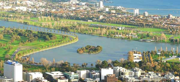 The Melbourne Grand Prix Circuit, a street circuit around the Albert Park Lake. The length of the circuit is 5.303 km. Michael Schumacher, Ferrari, 2004 holds the lap record at 1:24.125. 