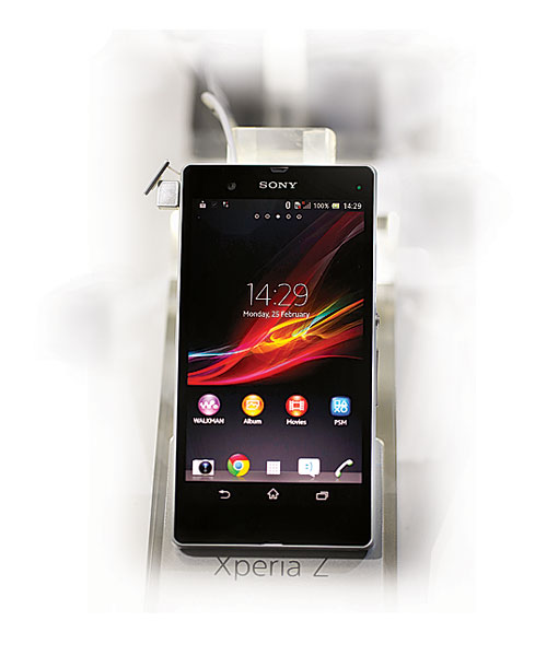 DNA gives you a look at the best phones you can bet your money on.
Sony Xperia Z: Sony’s comeback phone is a top device – it’s got a gorgeous, HD screen and a waterproof design that makes a real, minimalist statement. It is big, with a 5” screen, and it feels big in the hand, thanks to the square corners, but it is also positioned to capitalise on its size: that screen really comes into its own playing films.
SPECS: Screen: 5”, 1920x1080; Processor: 1.5GHz quadcore; Storage: 16GB, MicroSD; Camera: 12MP, 1080p; Size: 139x71x7.9mm, 146g