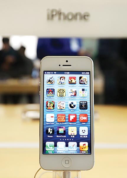 iPhone 5: Apple’s iPhone 5 is by far the best iPhone the company has ever made and as a piece of design it is a perfect combination of form and function. Users of the iPhone tend to use significantly more data than others, thanks to downloading apps and surfing the web.
SPECS: Screen: 4”, 1280x720; Processor: A6; Storage: 16/32/64GB; Camera: 8MP, 1080p; Size: 124x59x7.6mm, 112g