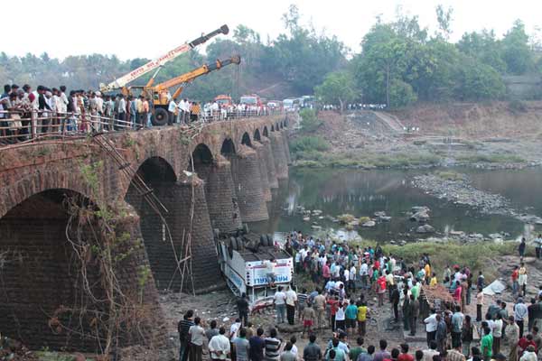 The driver of the bus, identified as Sambhaji Kirvat lost control of the vehicle and went on to break the safety grills of the bridge, resulting in the bus falling off the bridge, close to the river.
