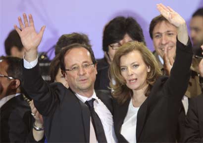 Valerie Trierweiler with Hollande Valerie Trierweiler with Hollande