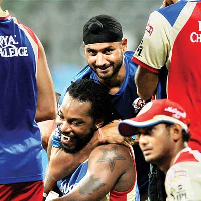 Guess Harbhajan Singh thinks this is the only way to stop Chris Gayle.