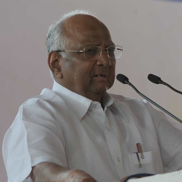 Pawar inaugurated the Bhiwandi-Nizampur City Municipal Corporation's new administrative building, when protesters including three MLAs Rashid Tahir, Abu Azmi and Roopesh Mhatre waved black flags at him.
