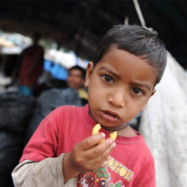 Bangladeshi migrant labourers thriving in the dark in Bangalore
