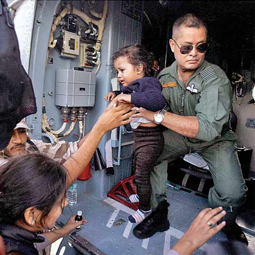 Uttarakhand floods: More choppers fly to the rescue as survivors ...