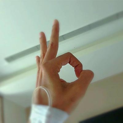 Hrithik Roshan gestures 'okay' from hospital bed