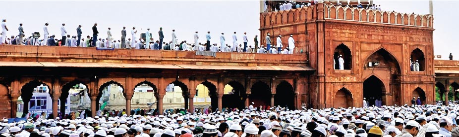 Devotees at Jama Masjid offer prayers on Juma-tul-wida or the last Friday of the holy month of Ramzan in New Delhi. Muslims across the world refrain from eating and smoking from dawn to dusk during Ramzan.