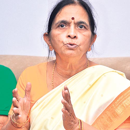 Himani Sawarkar.