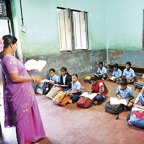 Teachers who teach in Navi Mumbai's civic schools lack the necessary qualifications.