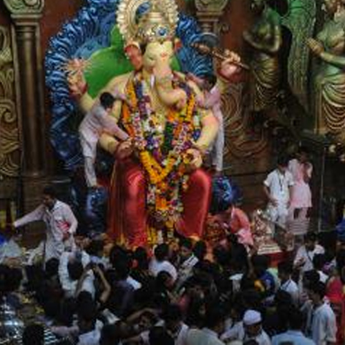 Crowds at Lalbaugcha Raja
