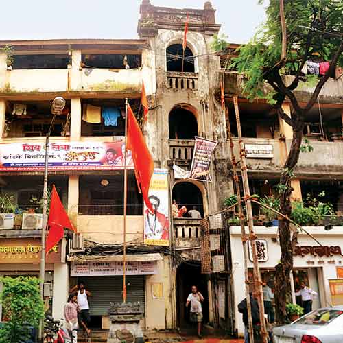 Khandke Building (above) at Dadar preserves the traditional flavour of Navratri.