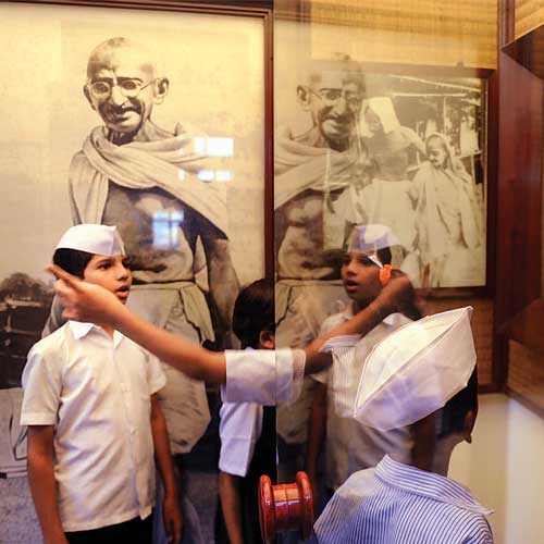 Students visit Mani Bhavan, from where Gandhiji launched Satyagraha in 1919