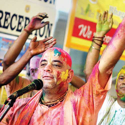 A file photo of Kamal Arora (with microphone), a priest of Bhagavat Dham in Belapur.