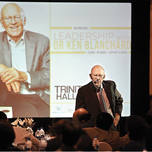 Ken Blanchard addressing the gathering during the leadership workshop.