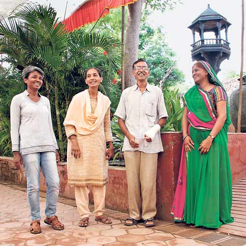 (L-R)Shobha Malbari, Sonal, Chaitanya Bhatt and Geeta Desai