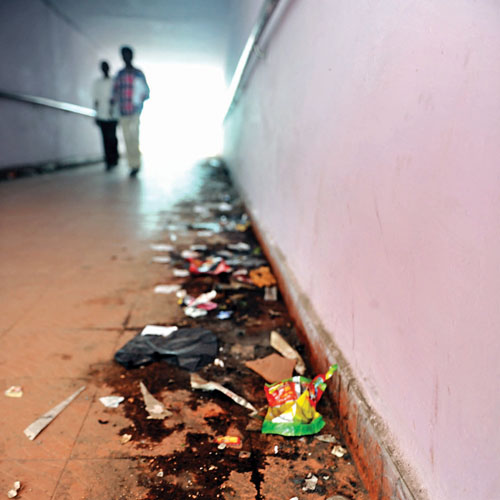 Subway near SJ Polytechnic on Seshadri Road is in a deplorable condition, as it lacks basic amenities like lights and dustbins.