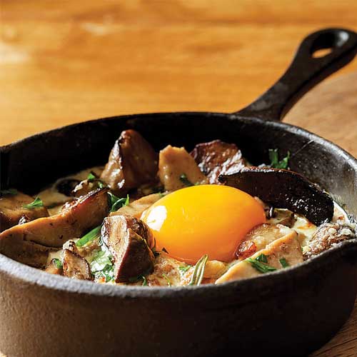 Vegetable stew with duck egg