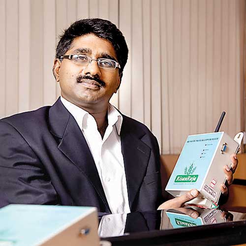 Vinfinet Technologies CEO Vijay Bhaskar Reddy with his innovation
