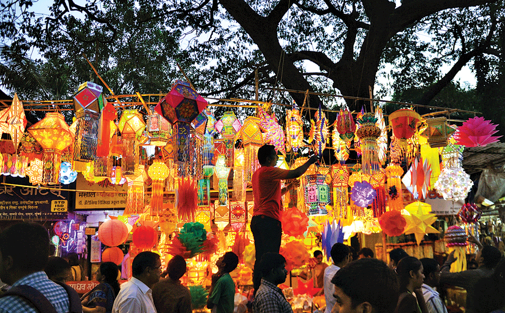 Lanterns in Dadar market Big Picture DNA