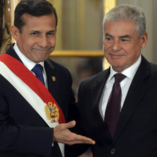 Peruvian President Ollanta Humala (L) introduces Cesar Villanueva as his new Prime Minister replacing Juan Jimenez, during a ceremony at the presidential palace in Lima.