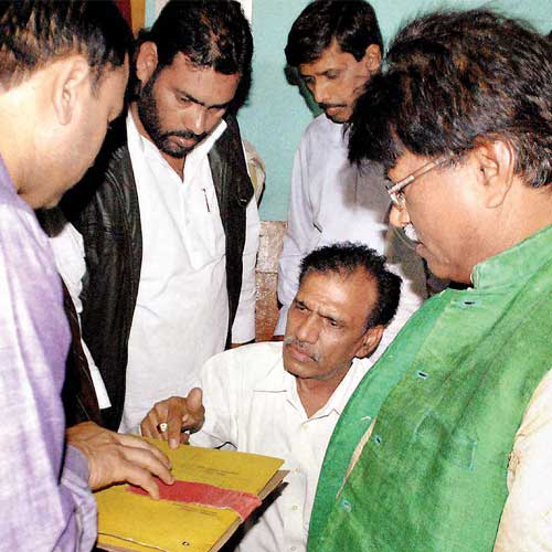 CBI officials after carrying out searches on the premises of Rajya Sabha MP Anil Sahani in Muzaffarpur.