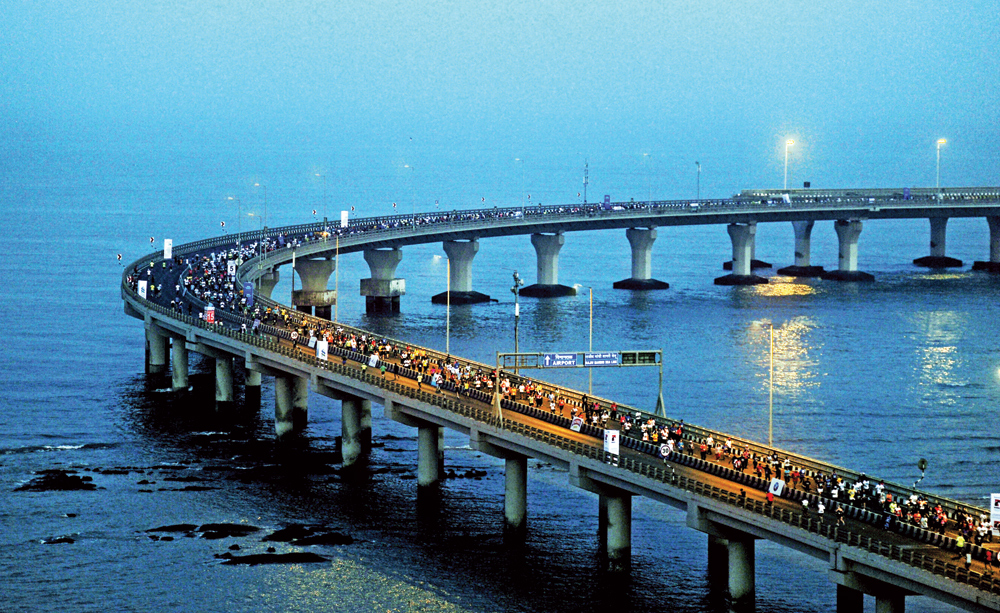 Mumbai Marathon on the Bandra-Worli Sea Link - Big Picture - DNA