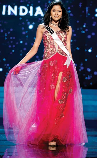 Pics Desi Wear To Itsy Bitsy Bikini Shilpa Singh Ready For Miss Universe Latest News